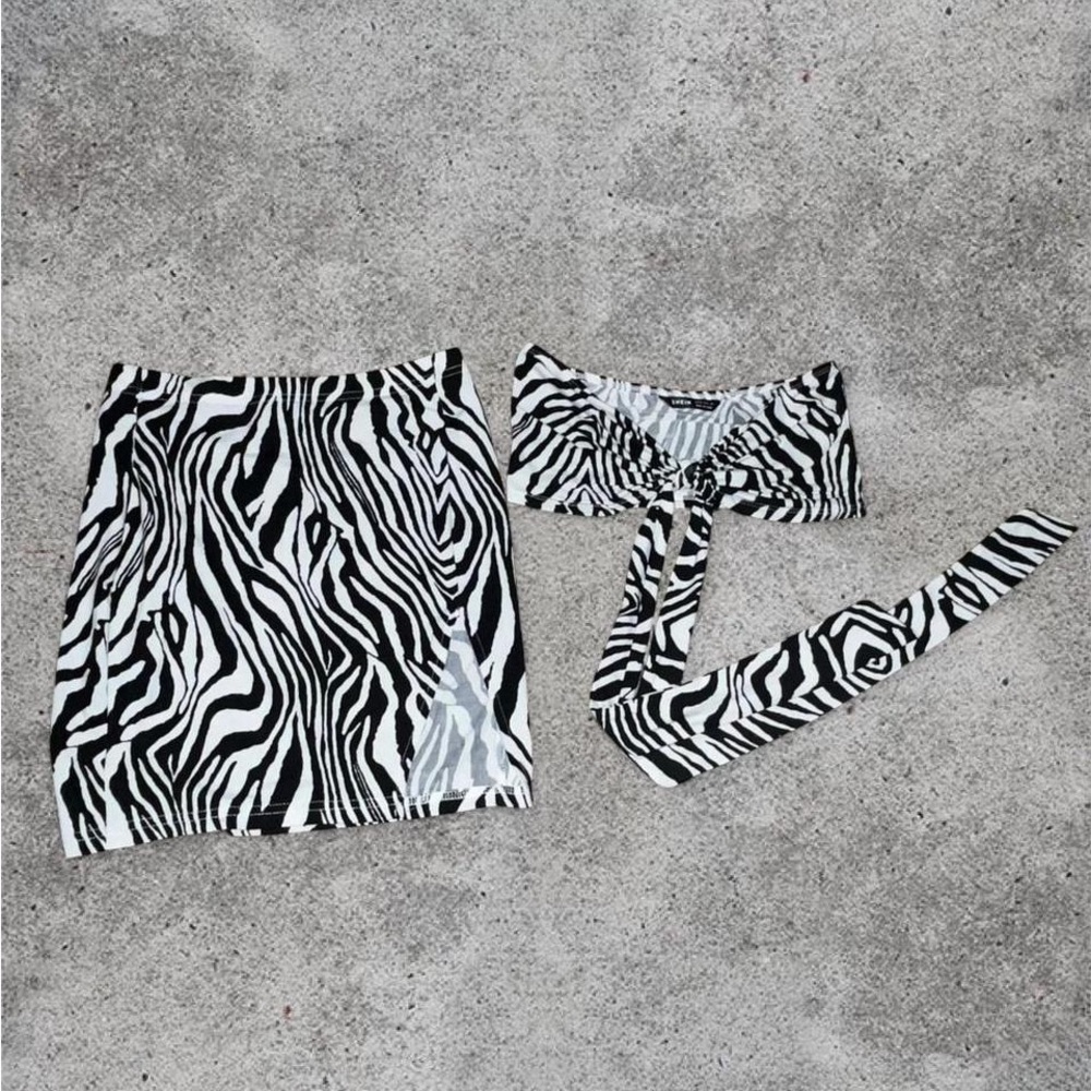SHEIN Zebra Print Mini Skirt Set - Black and White